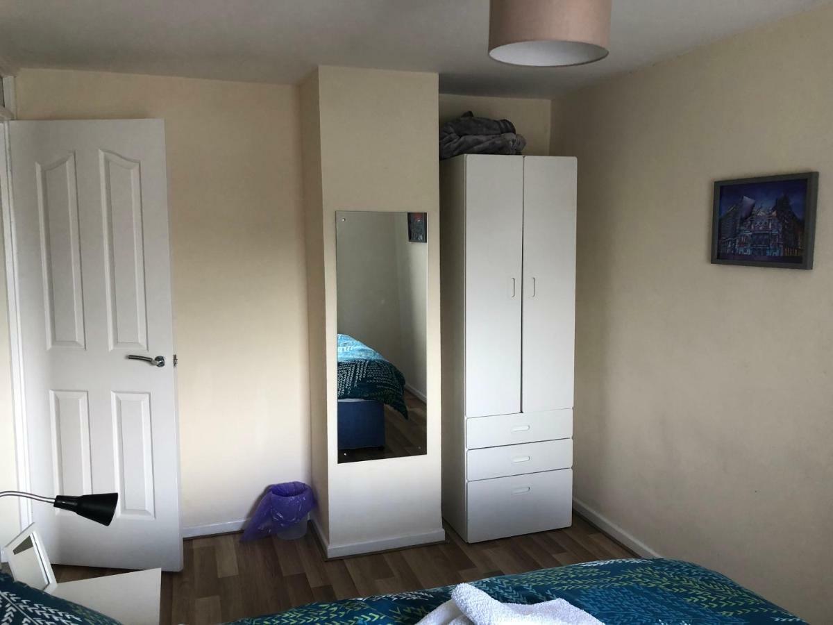 Claire'S Airbnb 2 Belfast Buitenkant foto