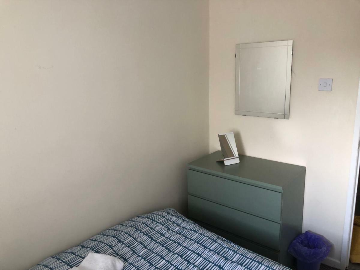 Claire'S Airbnb 2 Belfast Buitenkant foto