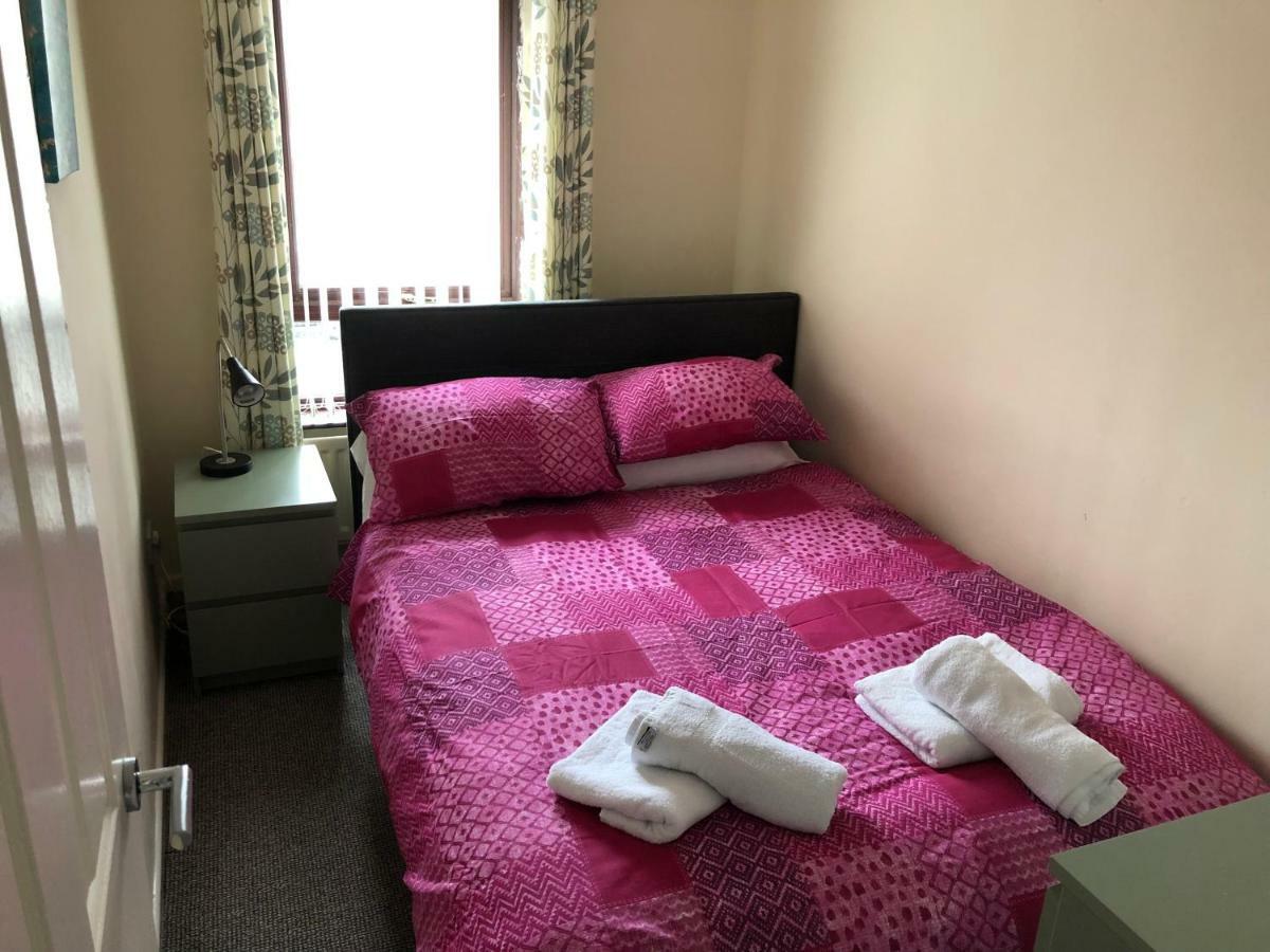 Claire'S Airbnb 2 Belfast Buitenkant foto